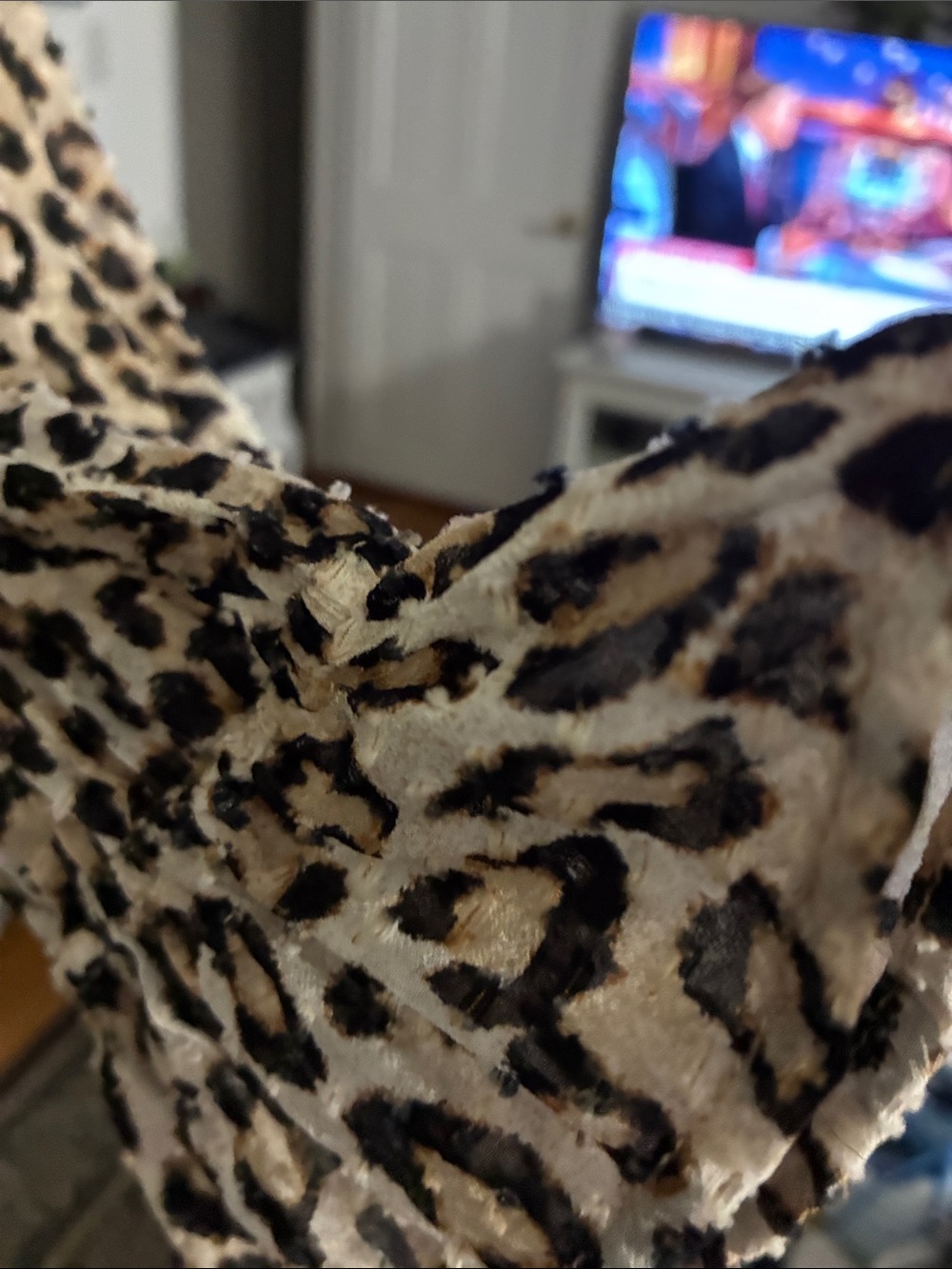 Chico's Black and Tan Leopard Print Top that is in Great Condition. Sizes - Picture 4 of 6